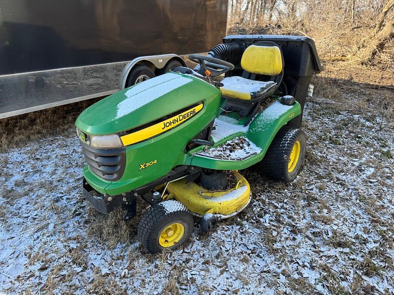 Image of John Deere X304 Image 0