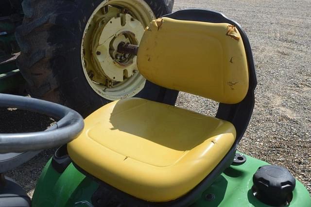 Image of John Deere X320 equipment image 3