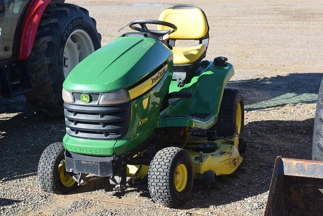 Image of John Deere X324 equipment image 1