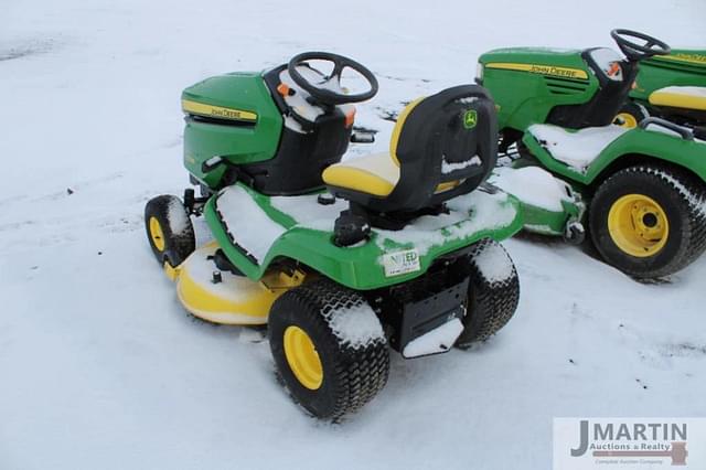 Image of John Deere X330 equipment image 3