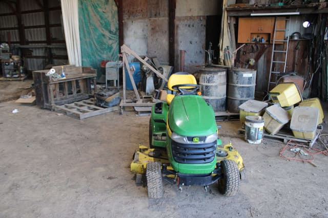 Image of John Deere X340 equipment image 2