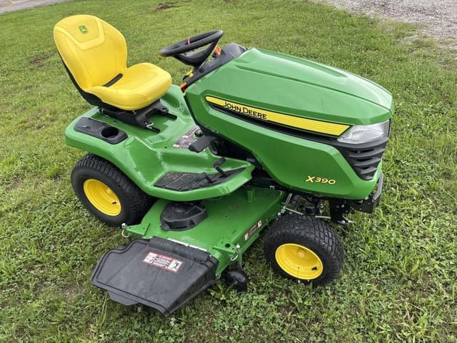 Image of John Deere X390 equipment image 2