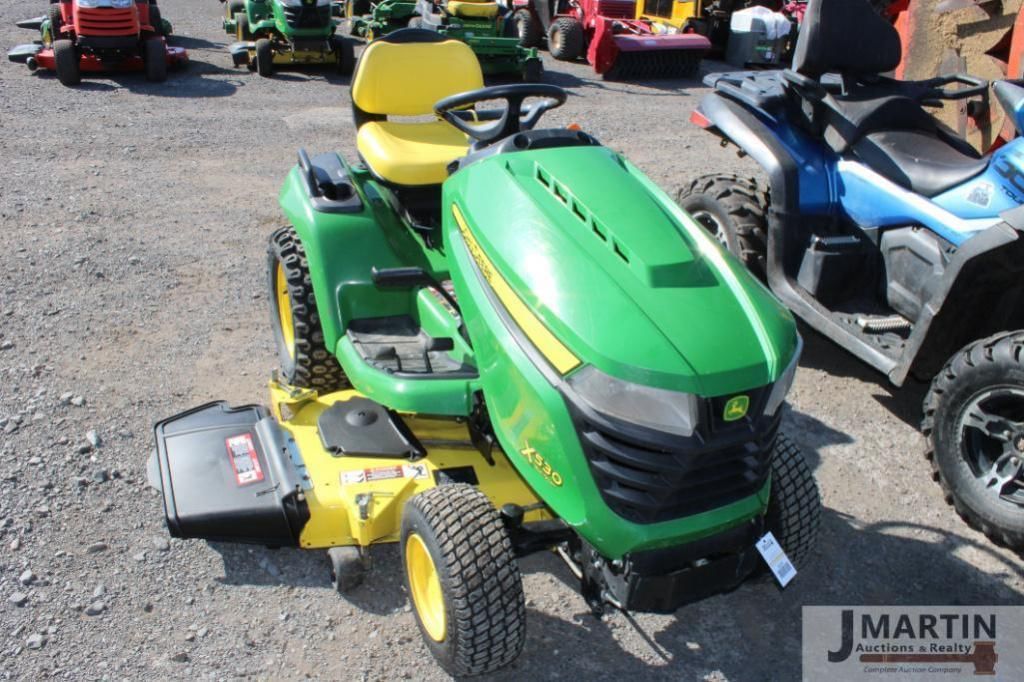 John Deere X530 Equipment Image0