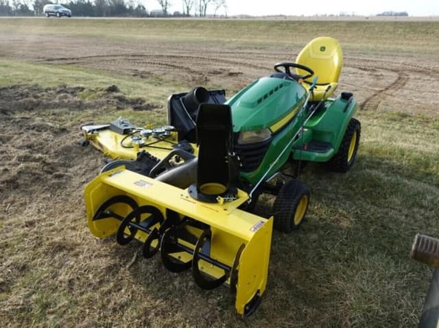 Image of John Deere X590 equipment image 1