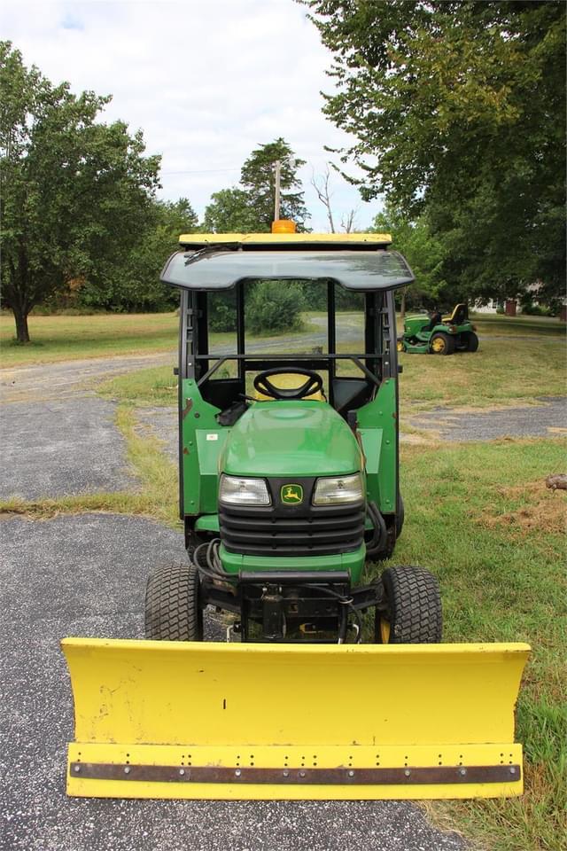 Image of John Deere X700 equipment image 1