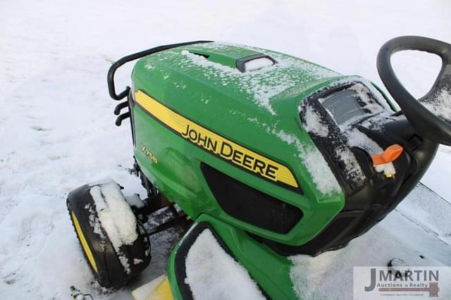 Image of John Deere X758 equipment image 4