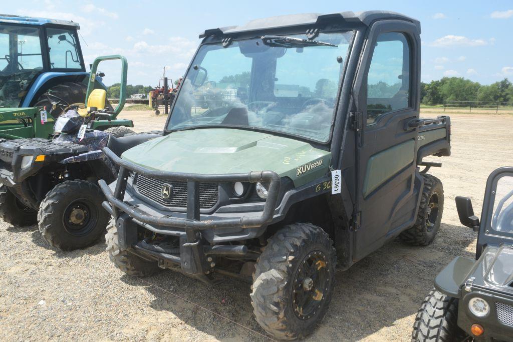 Image of John Deere XUV 835M Primary image