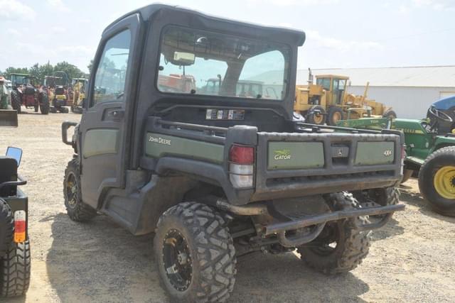 Image of John Deere XUV 835M equipment image 1