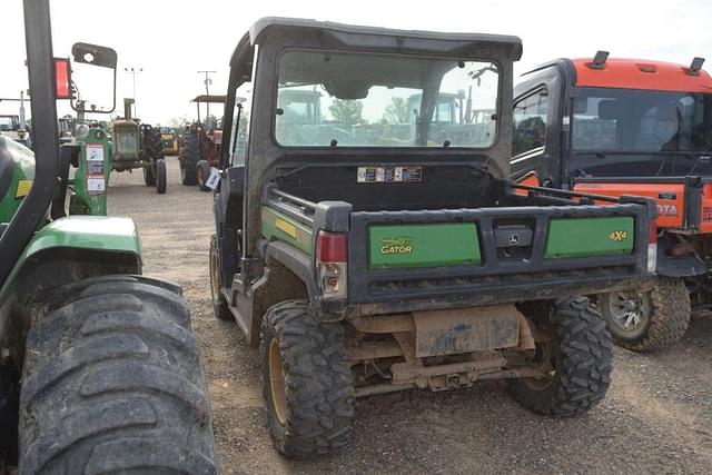 Image of John Deere XUV 835M equipment image 1