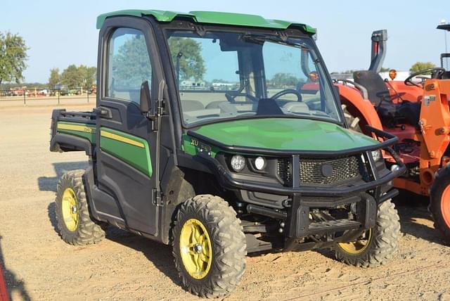 Image of John Deere XUV 835R equipment image 3