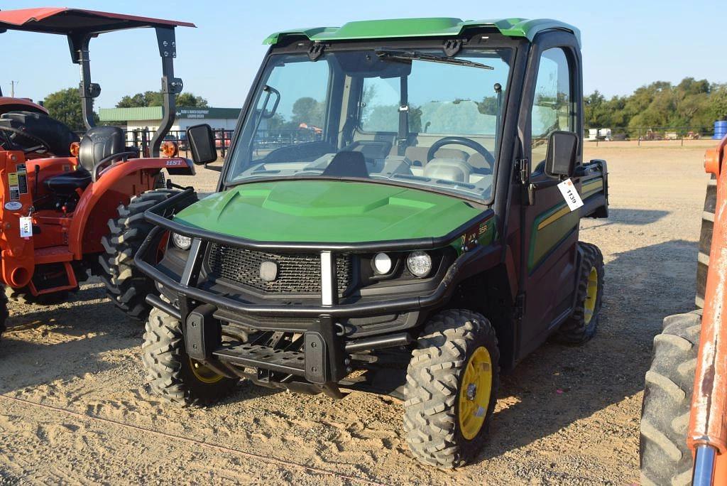 Image of John Deere XUV 835R Primary image