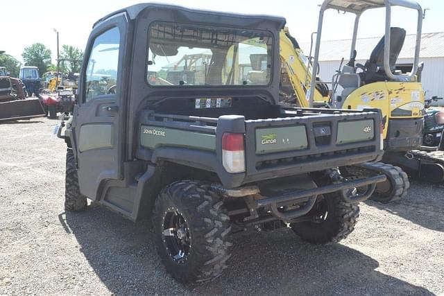 Image of John Deere XUV 835M equipment image 1