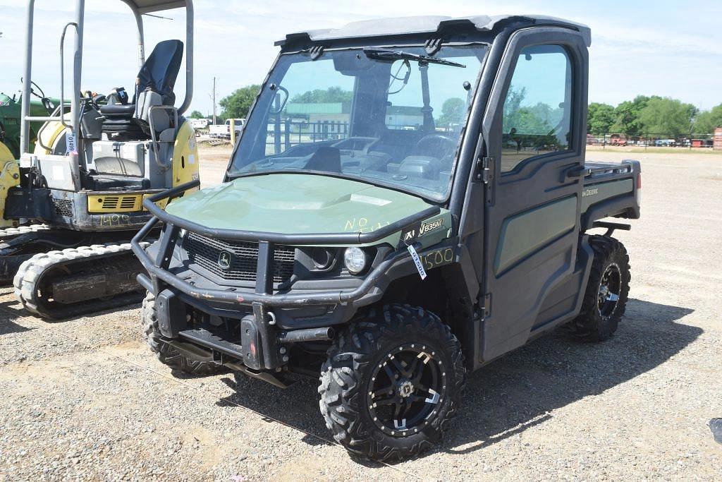 Image of John Deere XUV 835M Primary image
