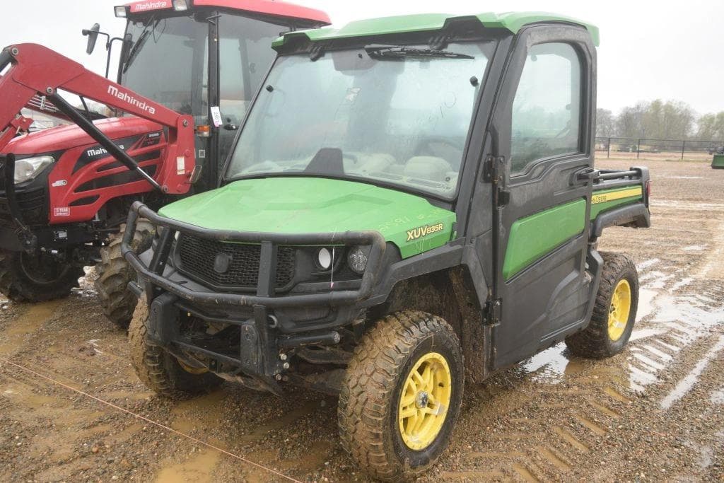 Image of John Deere XUV 835R Primary image