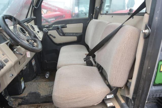 Image of John Deere XUV 835R equipment image 4