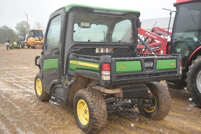 Image of John Deere XUV 835R equipment image 1