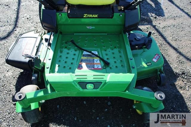 Image of John Deere Z325E equipment image 4