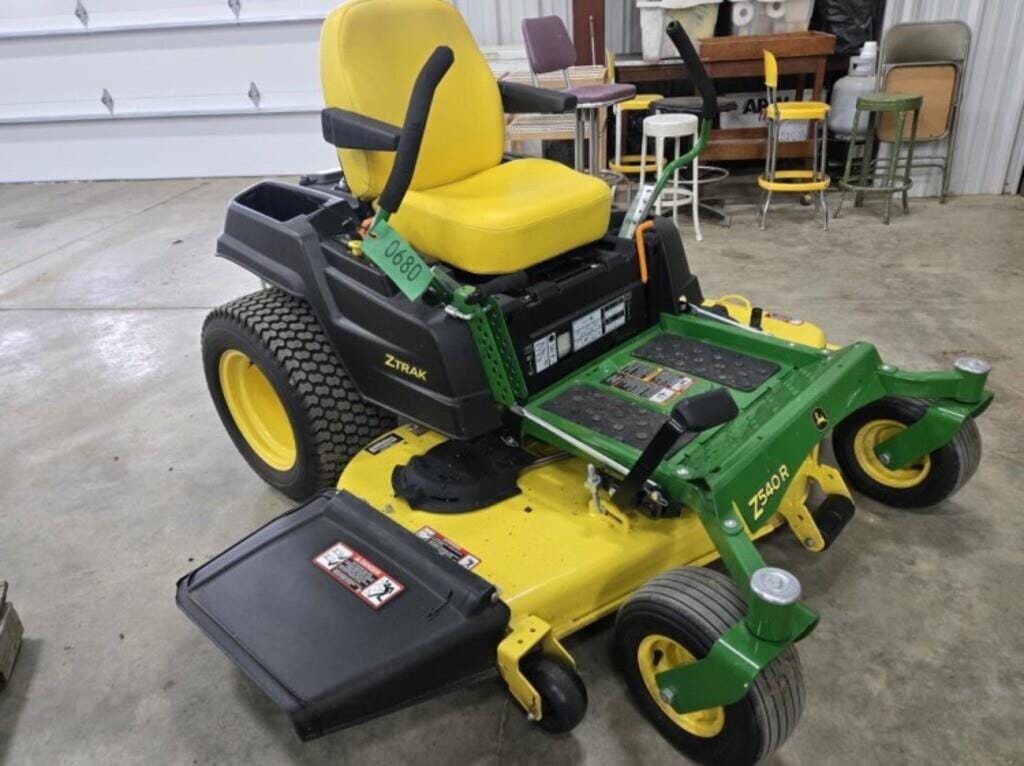 John Deere Z540R Equipment Image0