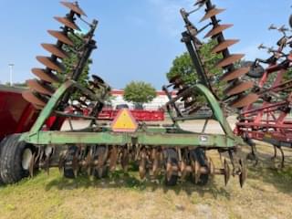 Image of John Deere 235 Image 1