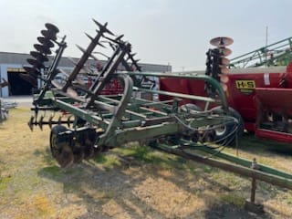 John Deere 235 Equipment Image0