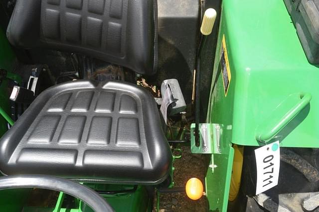Image of John Deere 5103 equipment image 4