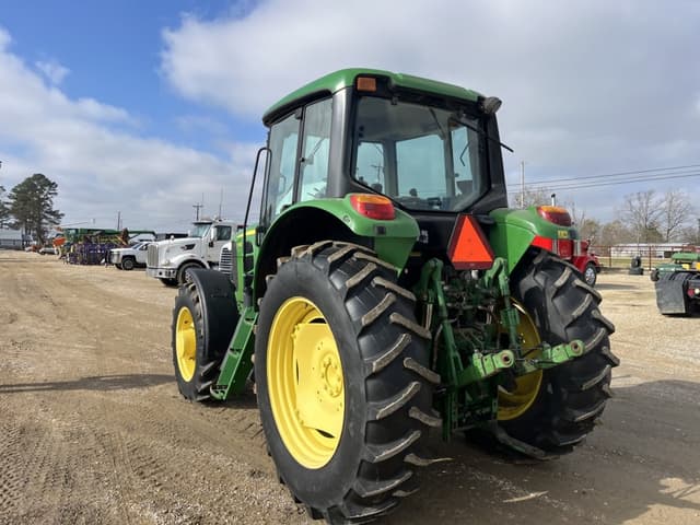 Image of John Deere 7130 equipment image 1