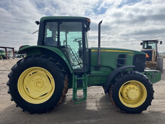 Image of John Deere 7130 equipment image 3