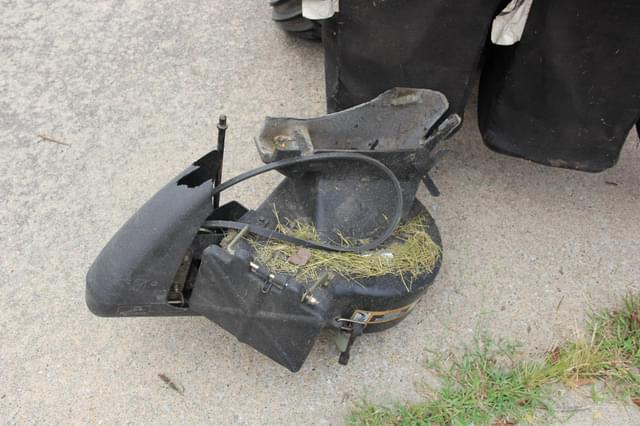 Image of John Deere X495 equipment image 1