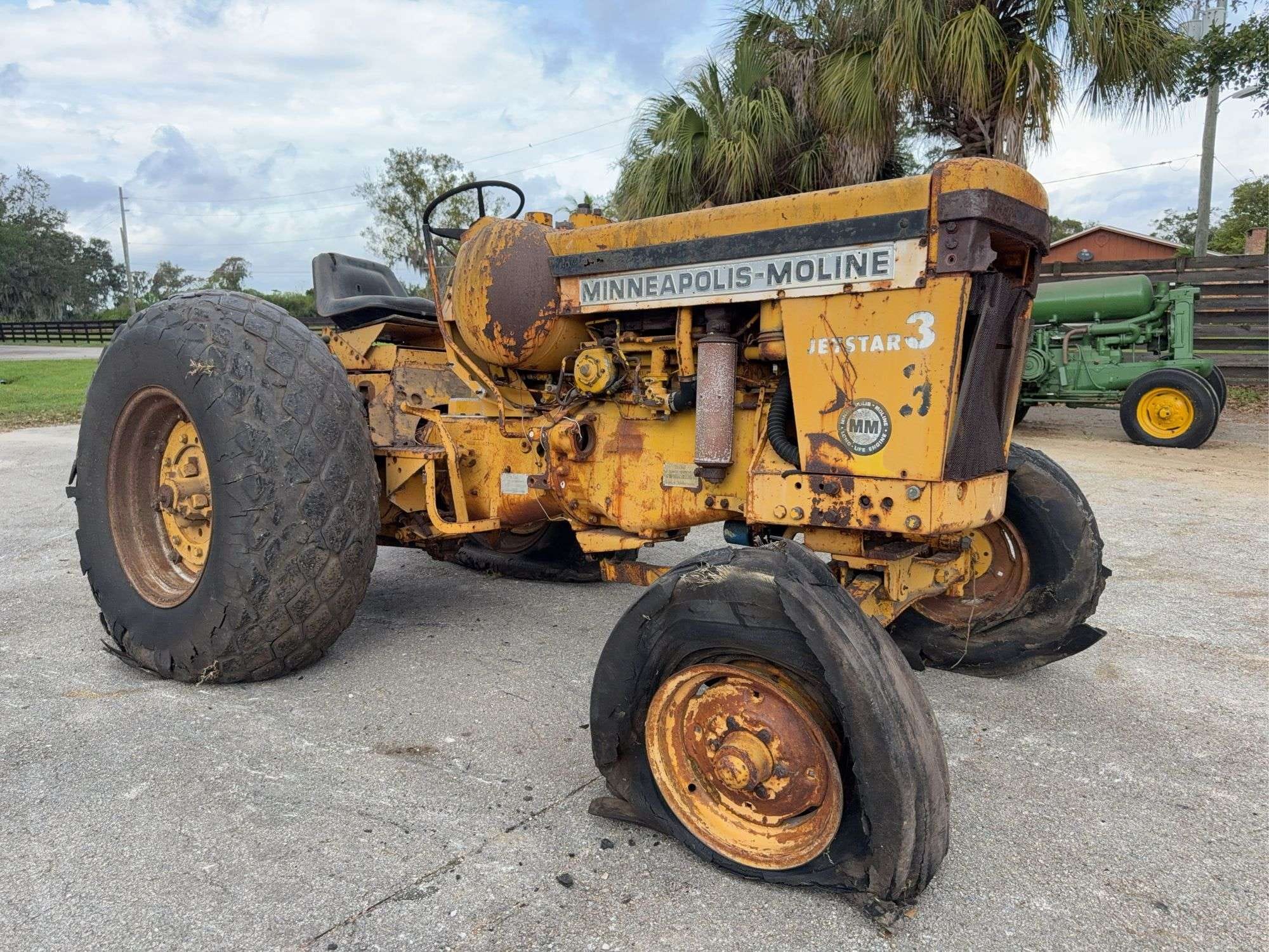 Minneapolis-Moline Jet Star 3 Equipment Image0