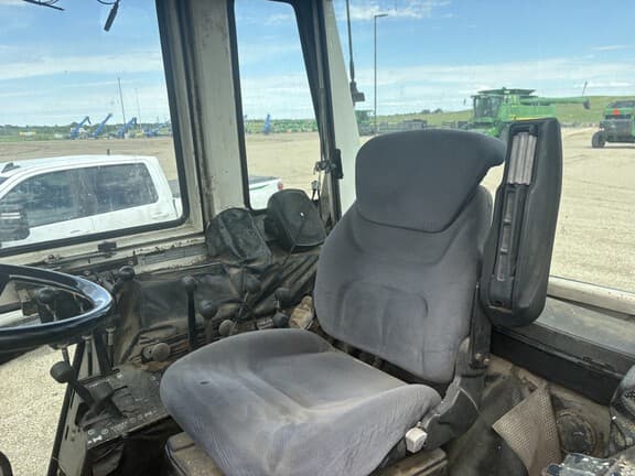 Image of J.I. Case 1370 equipment image 4