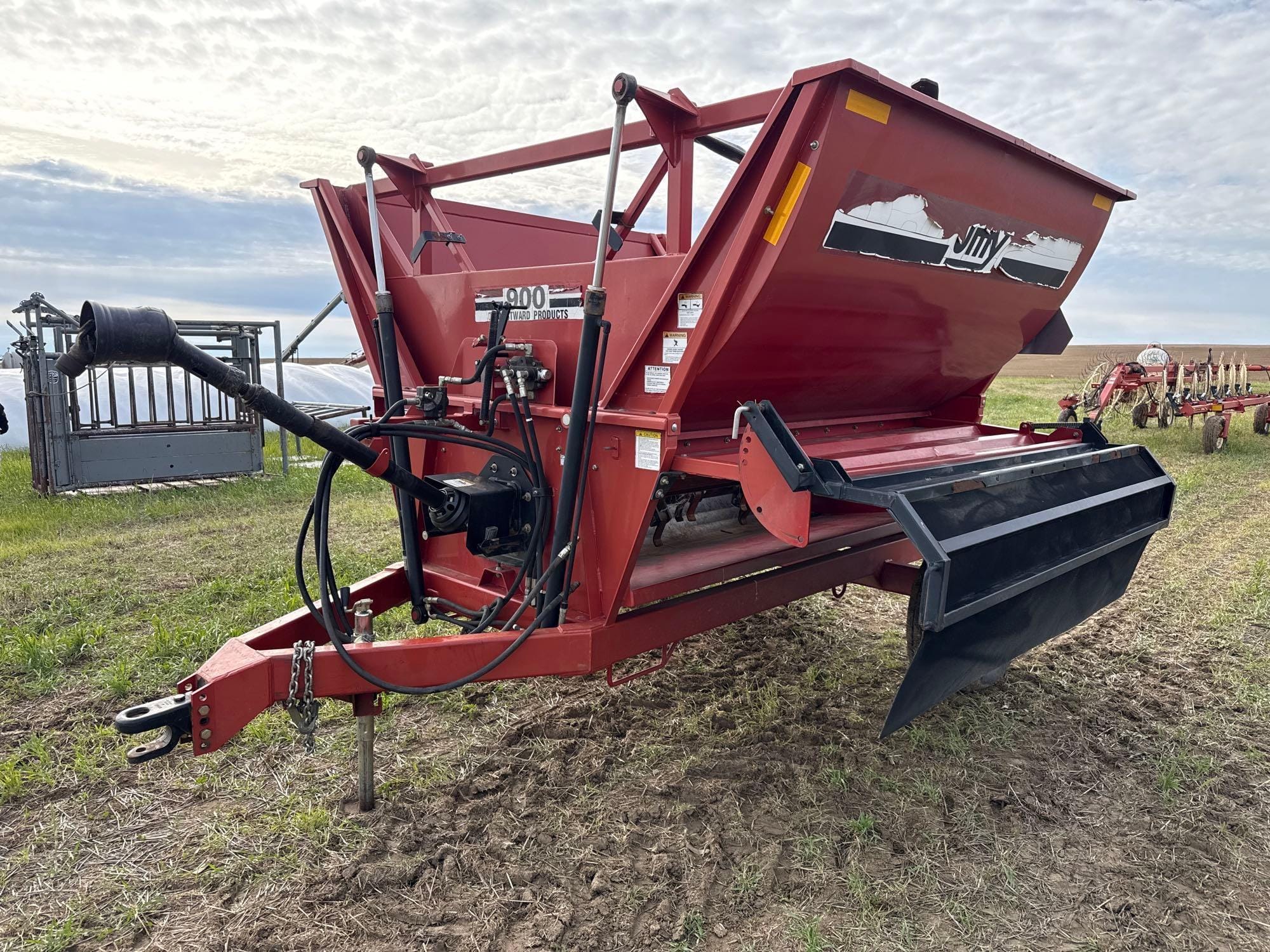 JIffy 900 Equipment Image0