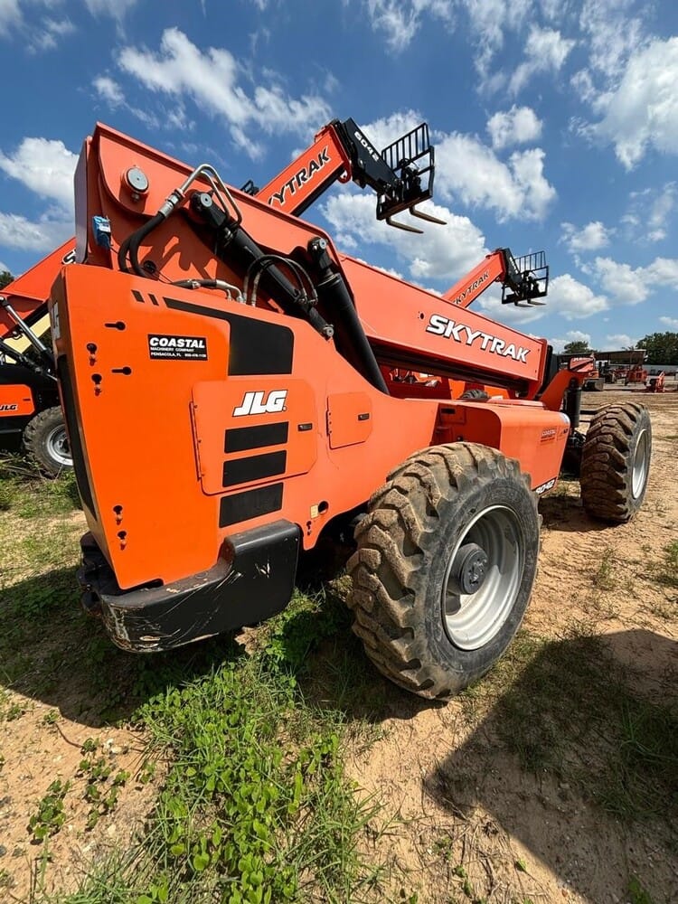 2018 Skytrak 8042 Equipment Image0