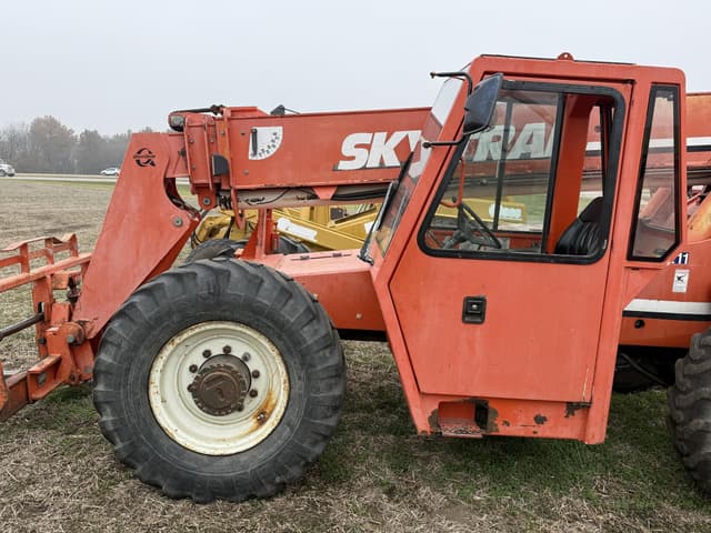 Image of Skytrak 8042 equipment image 2