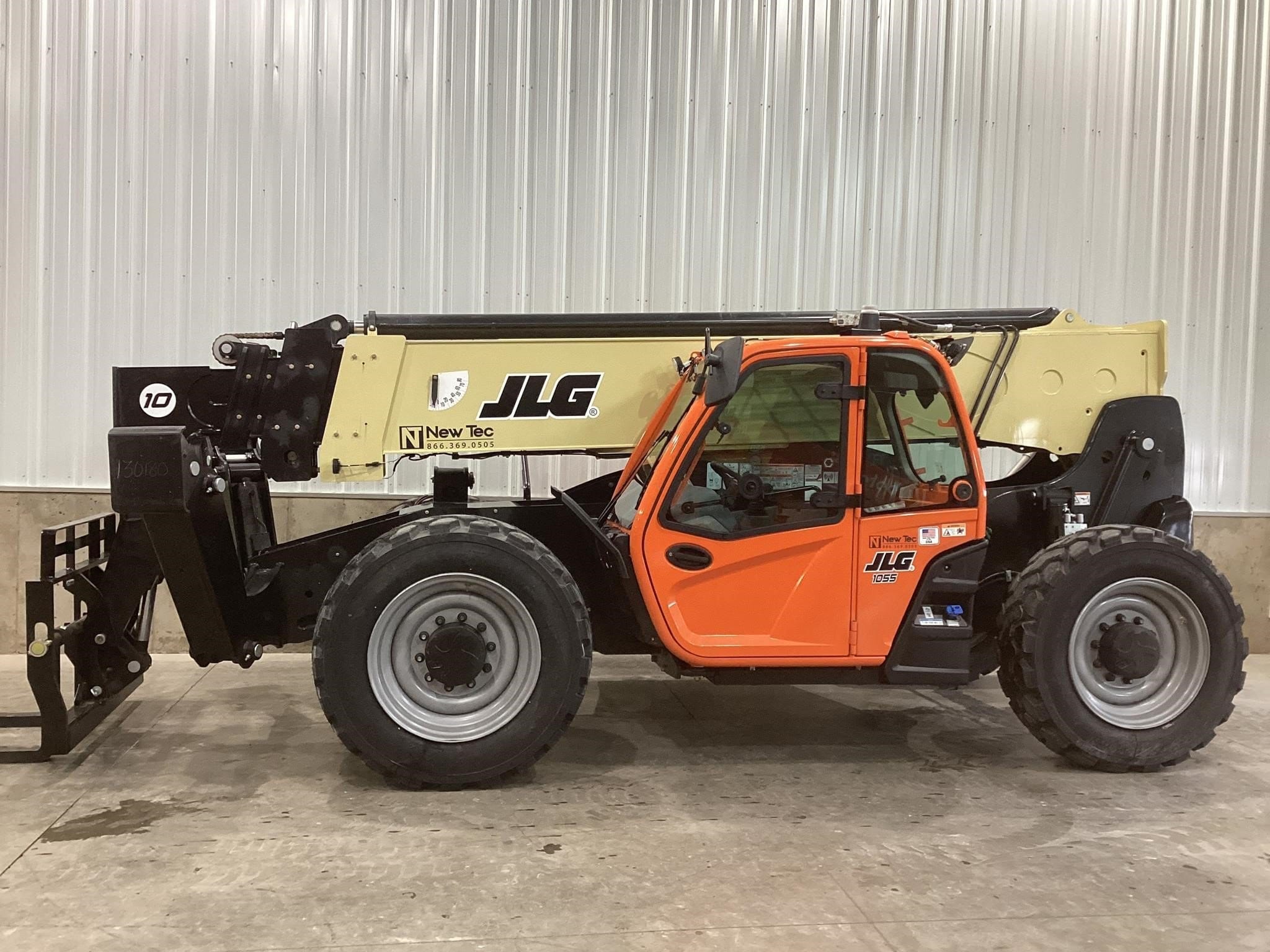 2025 JLG 1055 Equipment Image0