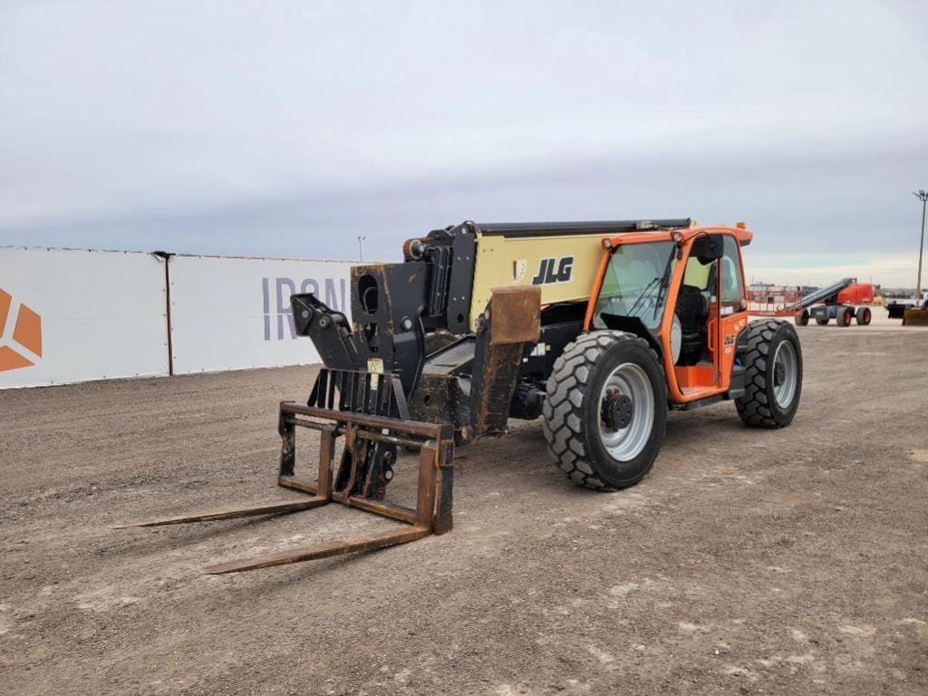 JLG 1055 Equipment Image0