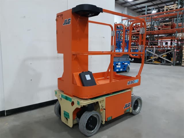 Image of JLG 1230ES equipment image 1