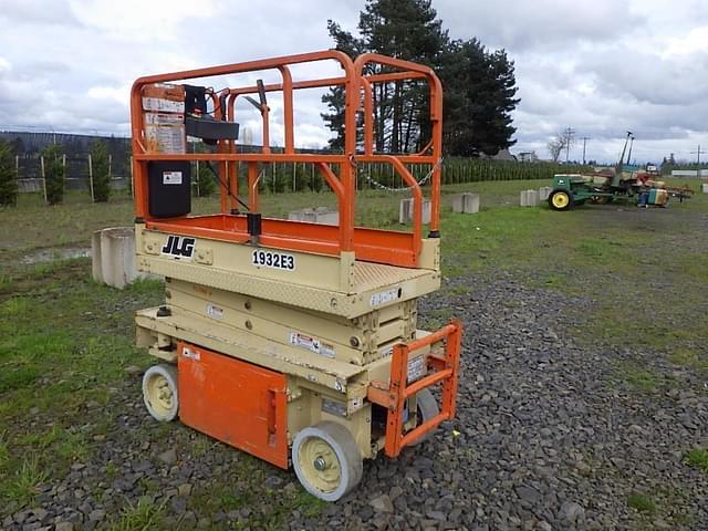 Image of JLG 1932E3 equipment image 3