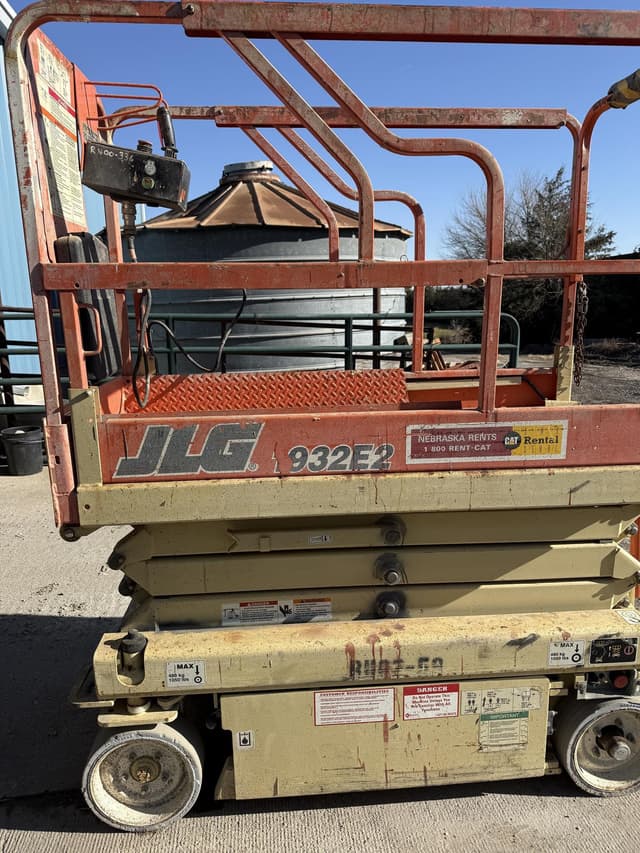 Image of JLG 1932E2 equipment image 4