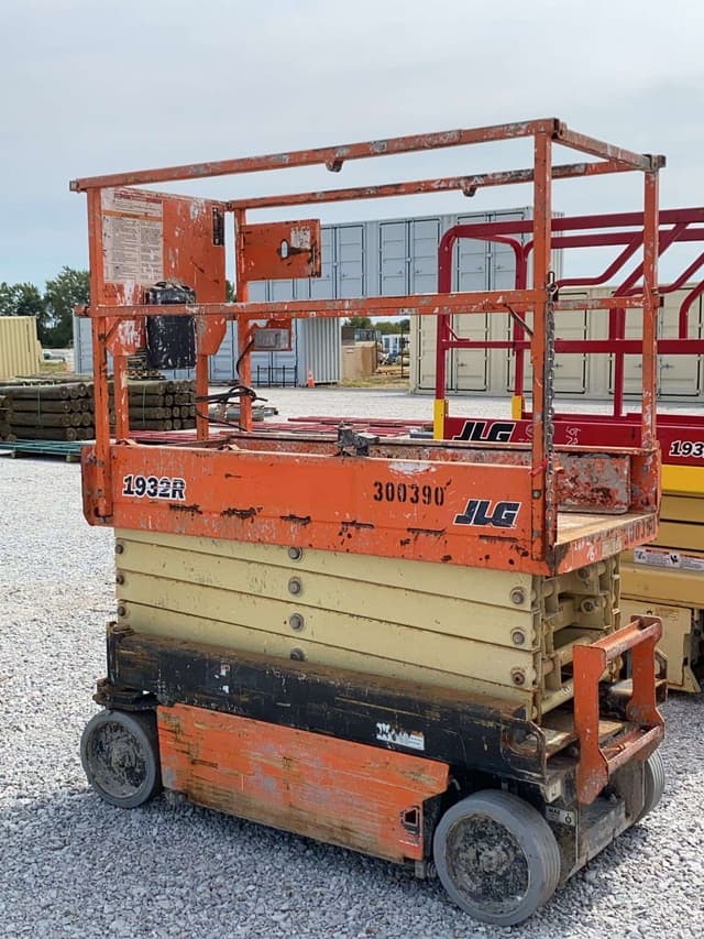 Image of JLG 1932R equipment image 1