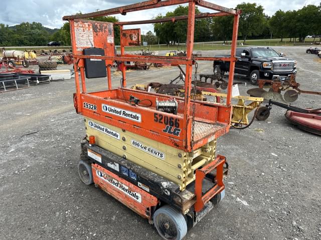 Image of JLG 1932R  equipment image 2