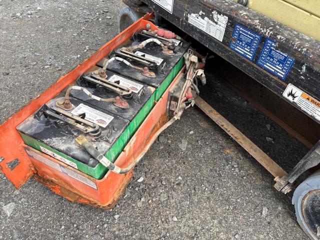 Image of JLG 1932R  equipment image 4