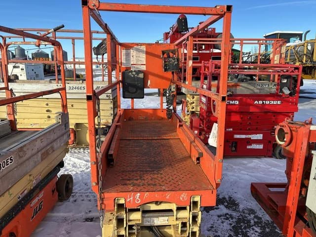 Image of JLG 1932RS equipment image 3