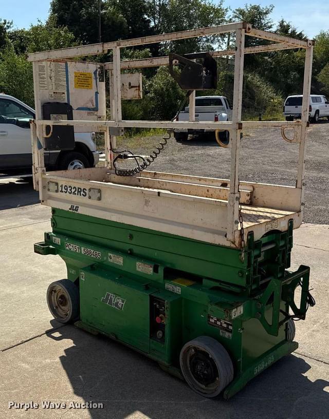 Image of JLG 1932RS equipment image 4