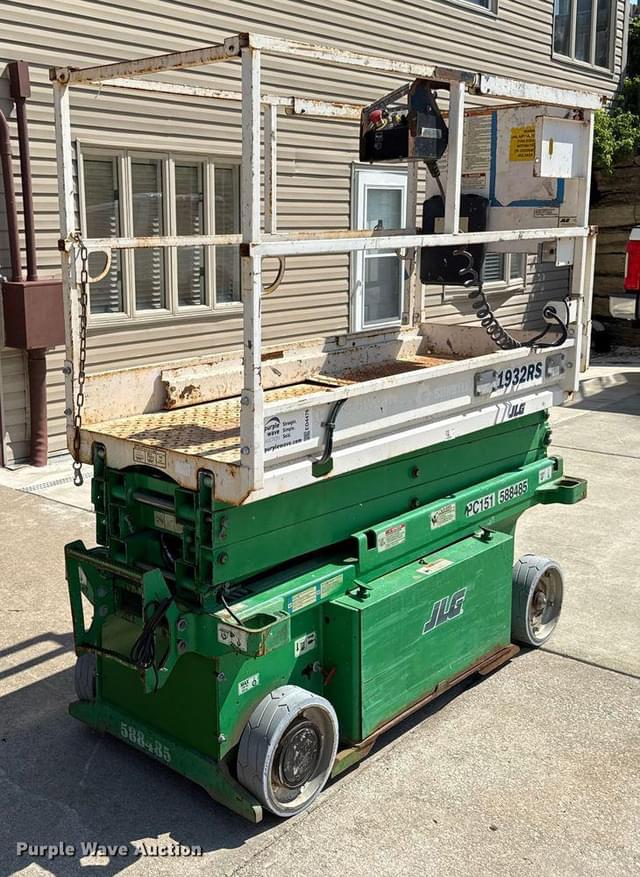 Image of JLG 1932RS equipment image 2