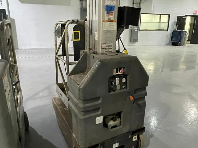 Image of JLG 20VP equipment image 3