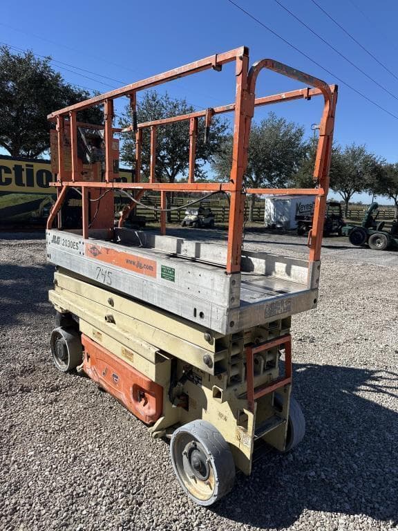 Image of JLG 2030ES equipment image 3