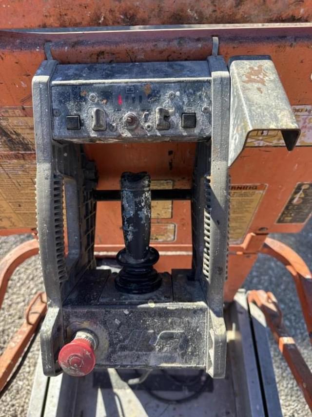 Image of JLG 2030ES equipment image 4