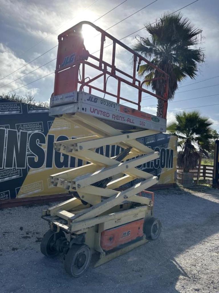 Image of JLG 2030ES Primary image