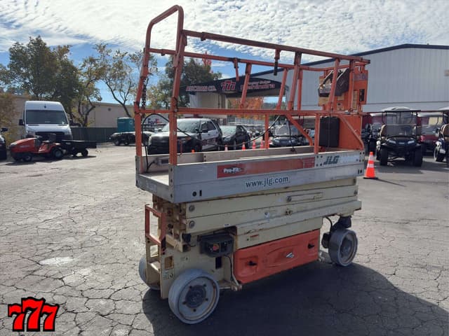 Image of JLG 2030ES equipment image 4