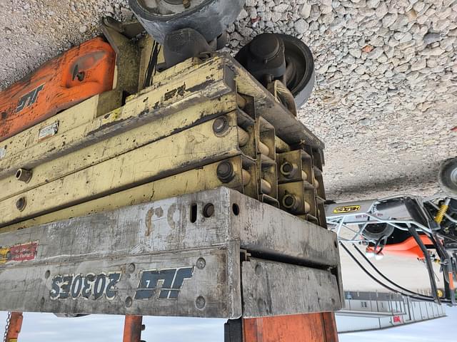 Image of JLG 2030ES equipment image 4
